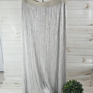🆕️ Lane Bryant Maxi Skirt. Size 26/28. Silver.